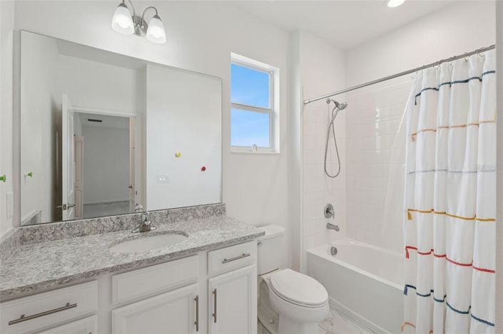 Image No.18-4 Bed House for sale