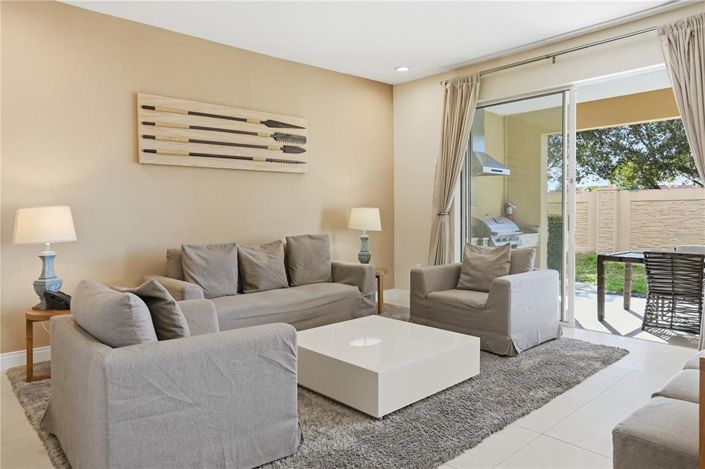 Image No.13-3 Bed Townhouse for sale