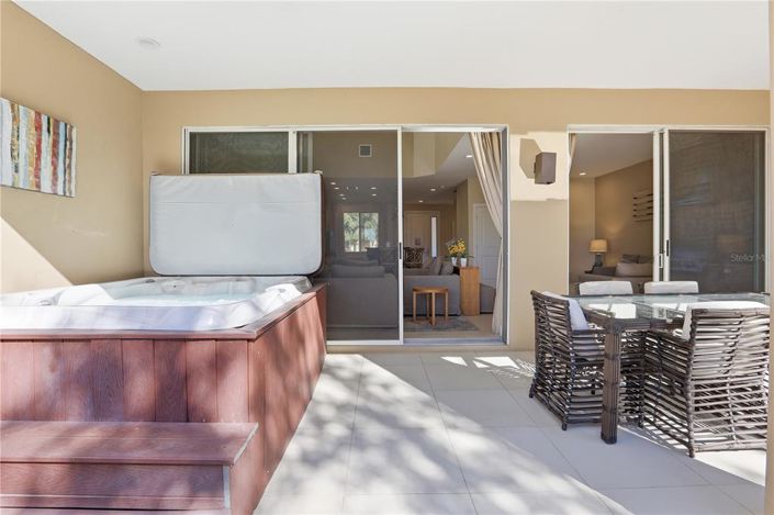 Image No.18-3 Bed Townhouse for sale