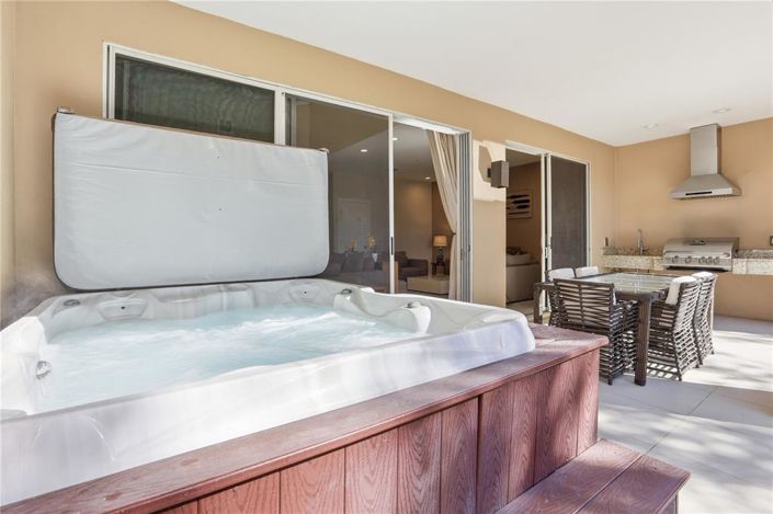 Image No.19-3 Bed Townhouse for sale