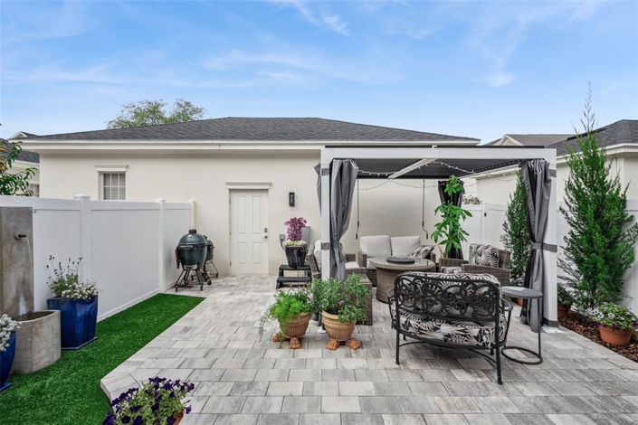 Image No.19-3 Bed Townhouse for sale