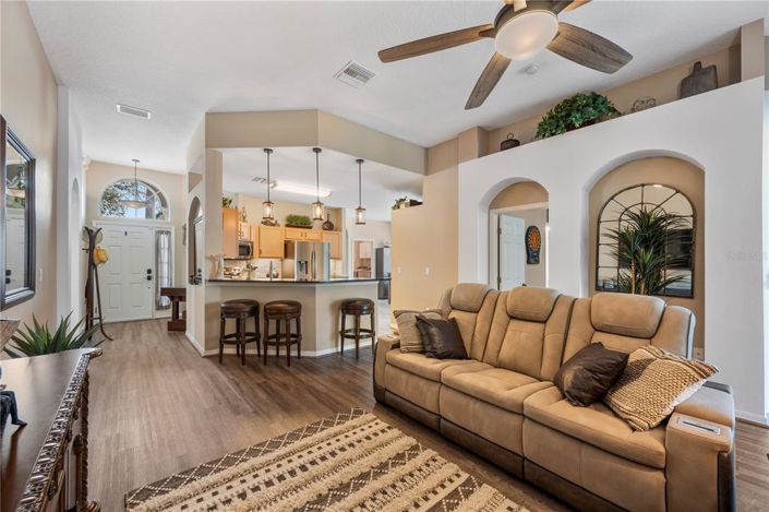 Image No.20-4 Bed House for sale