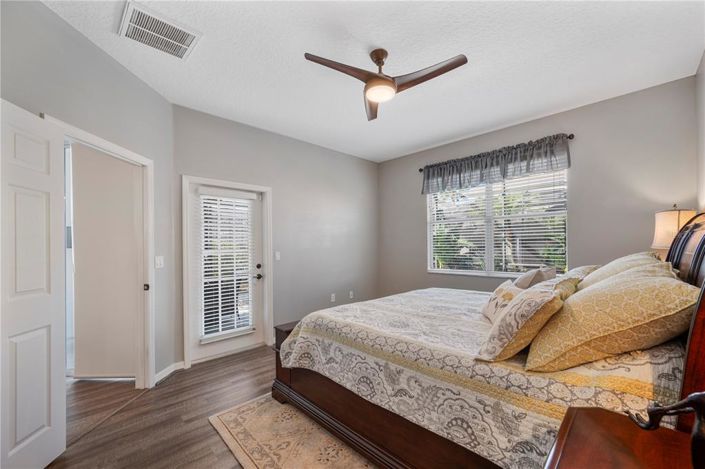 Image No.24-4 Bed House for sale