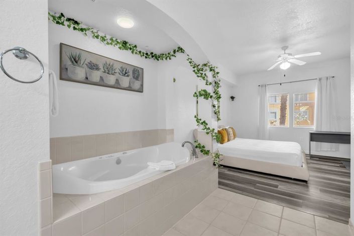 Image No.12-3 Bed Apartment for sale