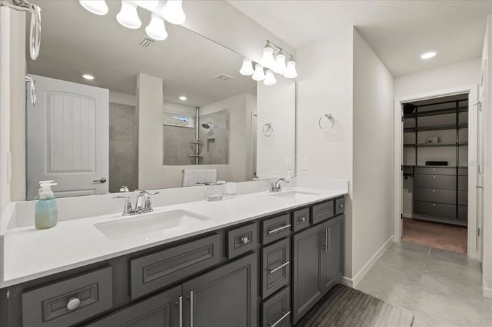 Image No.26-5 Bed House for sale