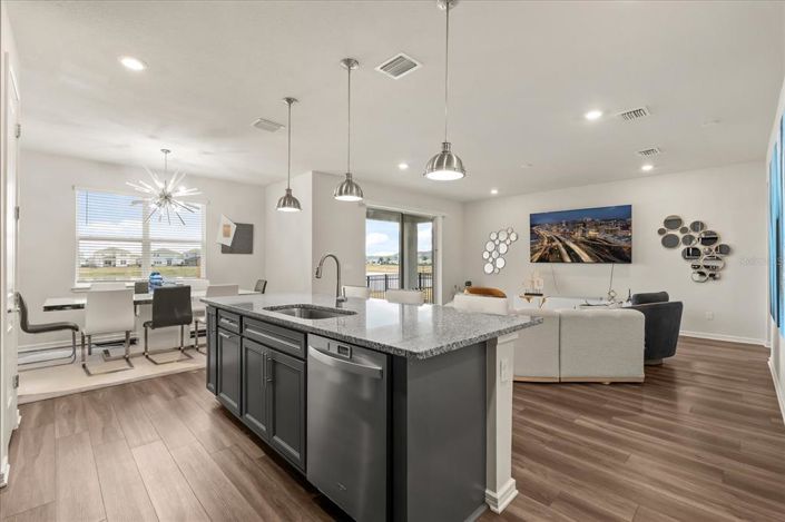 Image No.9-5 Bed House for sale