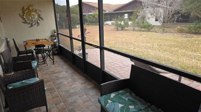 Image No.15-2 Bed Townhouse for sale