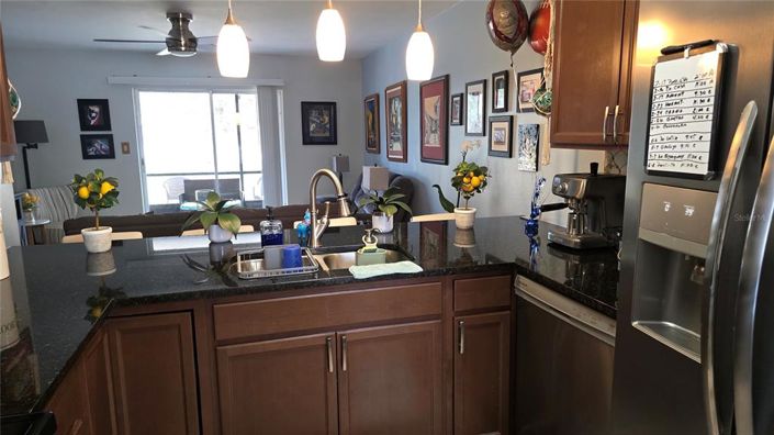 Image No.9-2 Bed Townhouse for sale