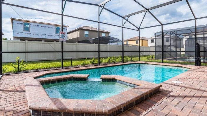 Image No.7-6 Bed House for sale