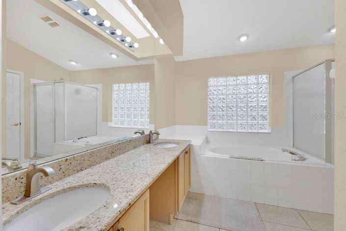 Image No.10-3 Bed House for sale