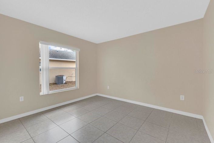 Image No.15-3 Bed House for sale