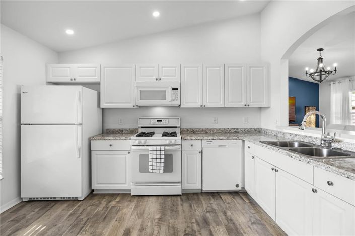 Image No.15-3 Bed House for sale