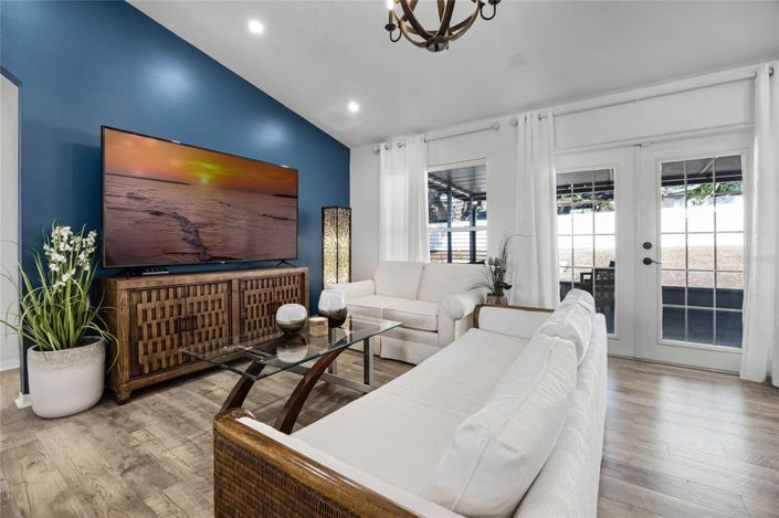 Image No.8-3 Bed House for sale