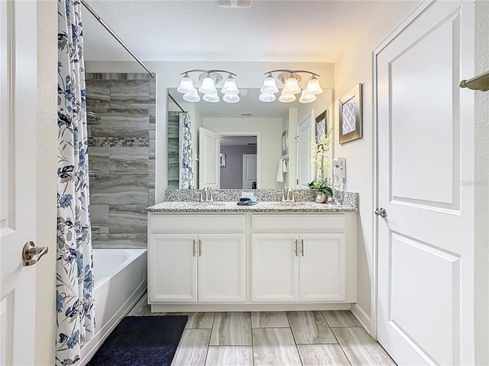 Image No.17-4 Bed Townhouse for sale