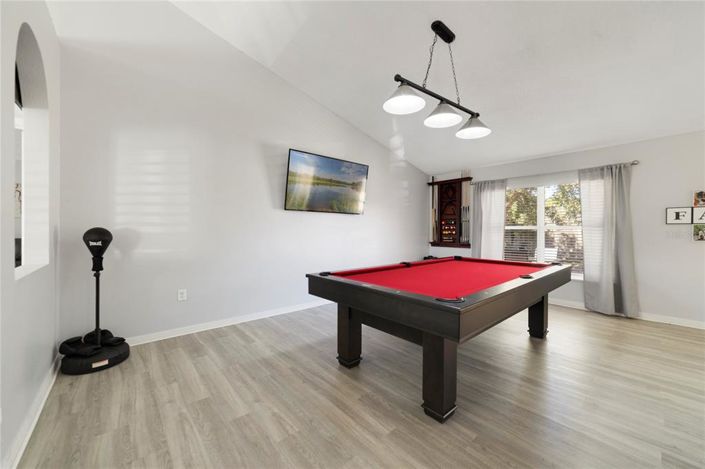 Image No.18-4 Bed House for sale