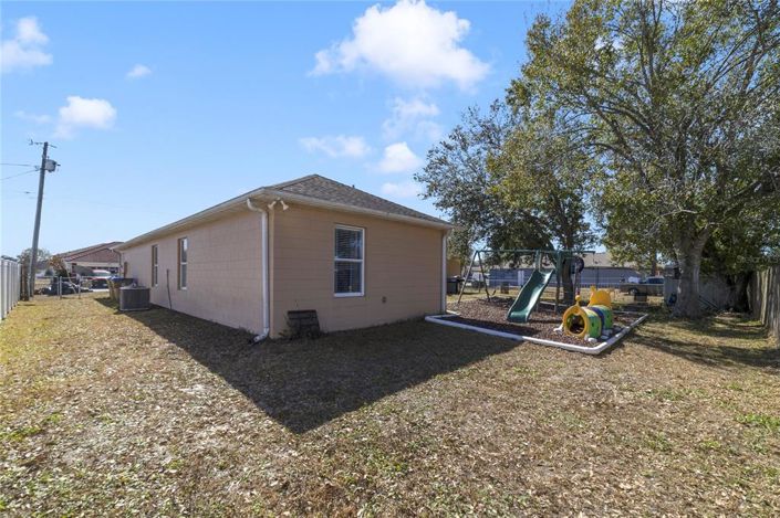 Image No.24-4 Bed House for sale