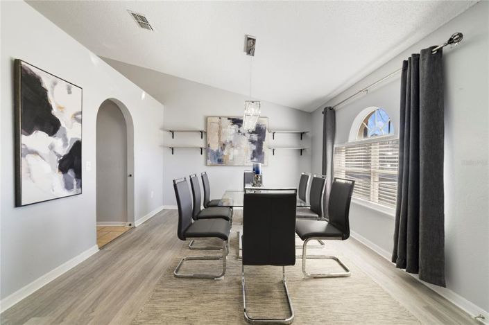 Image No.6-4 Bed House for sale