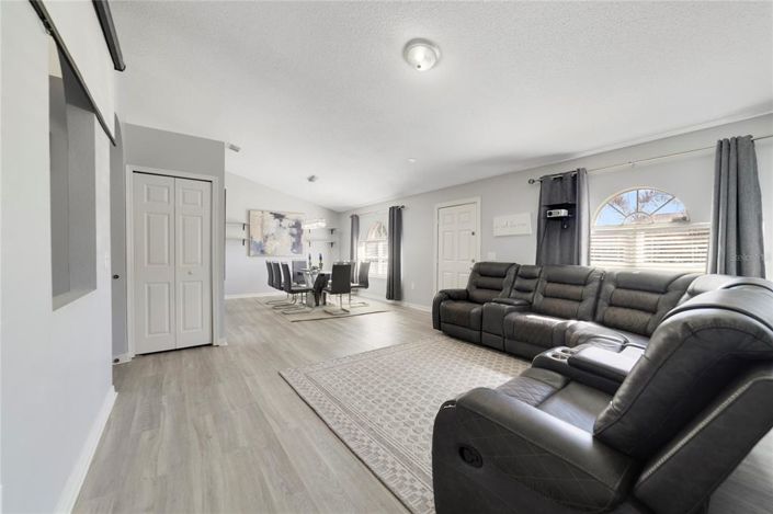 Image No.8-4 Bed House for sale