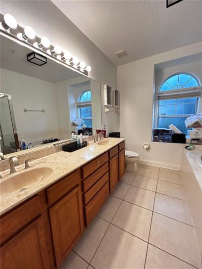 Image No.2-4 Bed Townhouse for sale