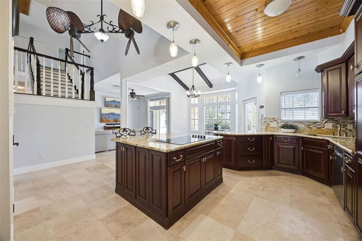 Image No.26-5 Bed House for sale