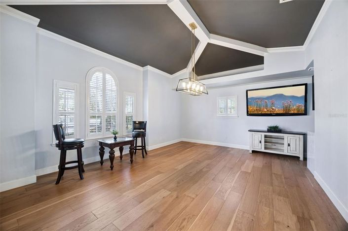 Image No.6-5 Bed House for sale