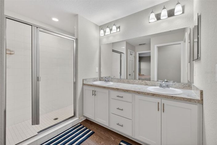 Image No.18-3 Bed House for sale