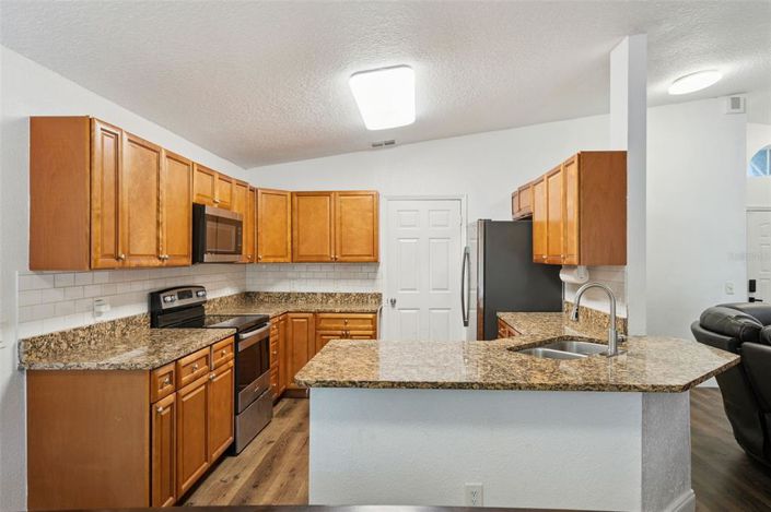 Image No.8-3 Bed House for sale