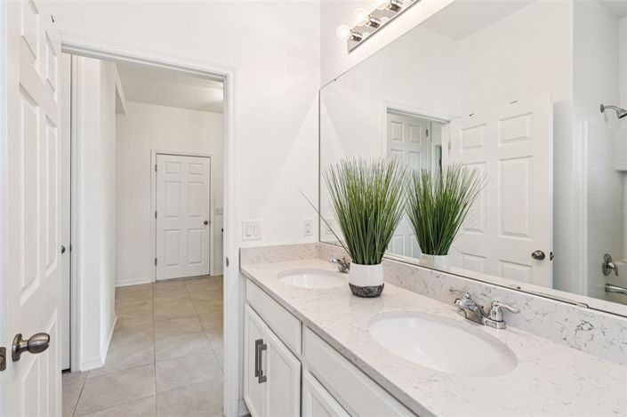 Image No.28-4 Bed House for sale