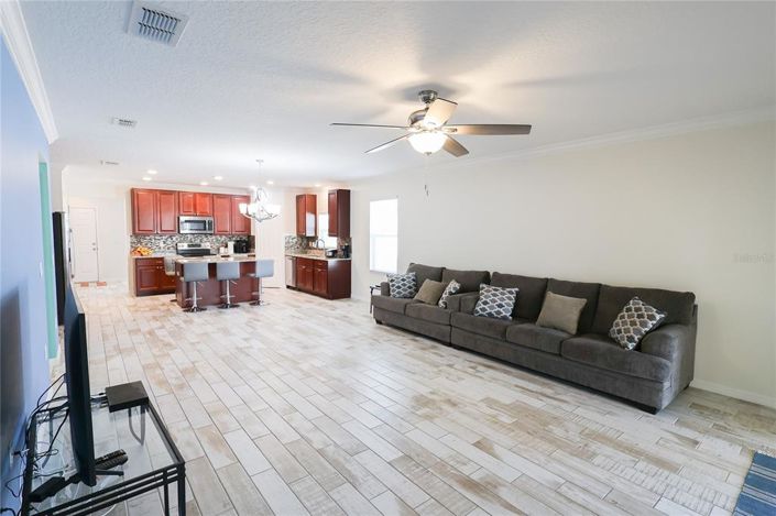 Image No.10-3 Bed House for sale