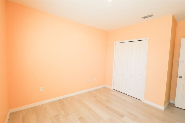 Image No.17-3 Bed House for sale