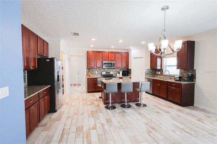 Image No.7-3 Bed House for sale