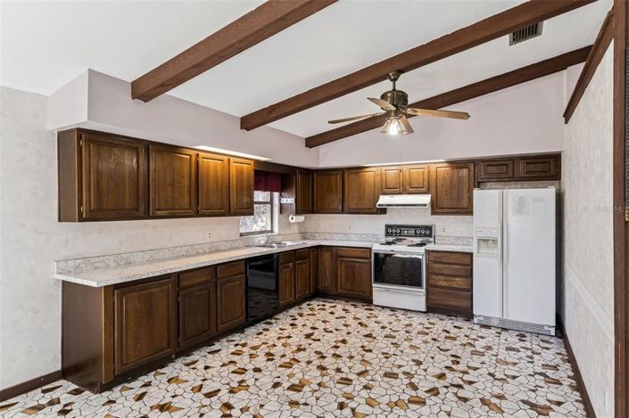 Image No.11-3 Bed House for sale