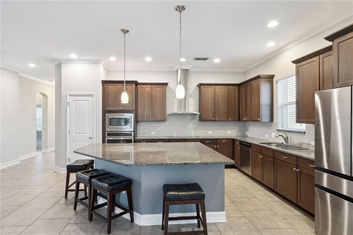 Image No.10-3 Bed House for sale