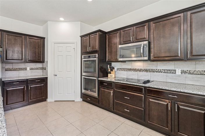 Image No.11-3 Bed House for sale