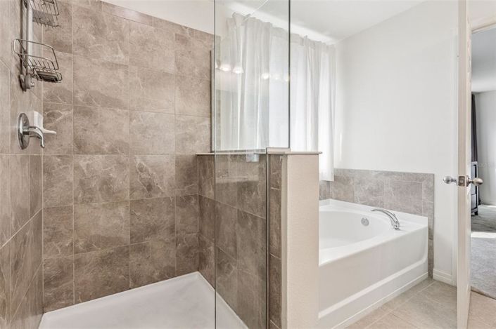 Image No.19-3 Bed House for sale