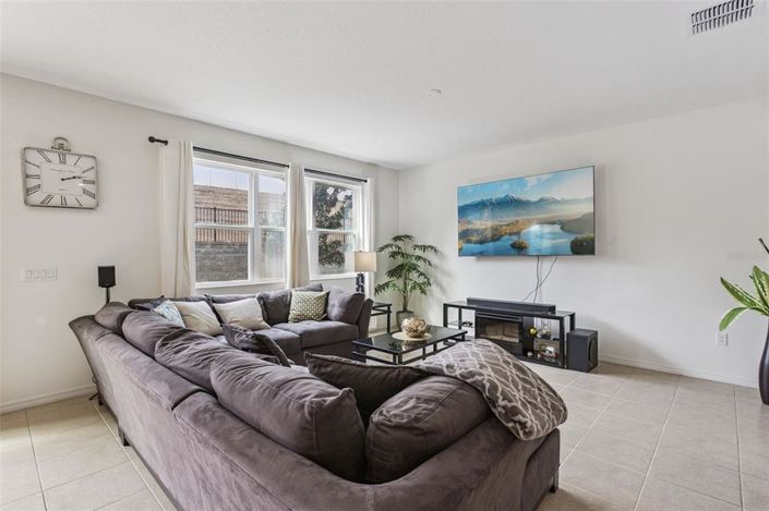 Image No.3-3 Bed House for sale