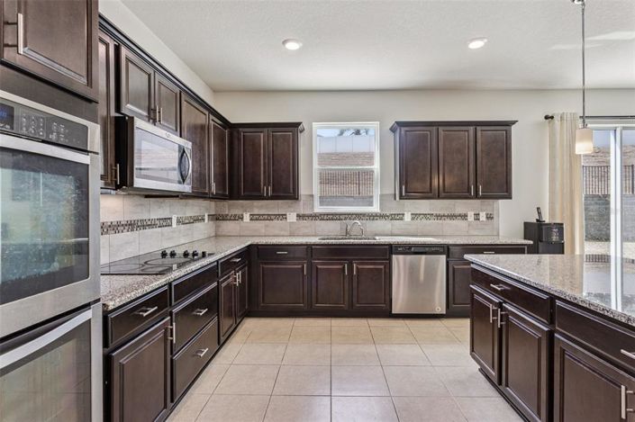 Image No.8-3 Bed House for sale