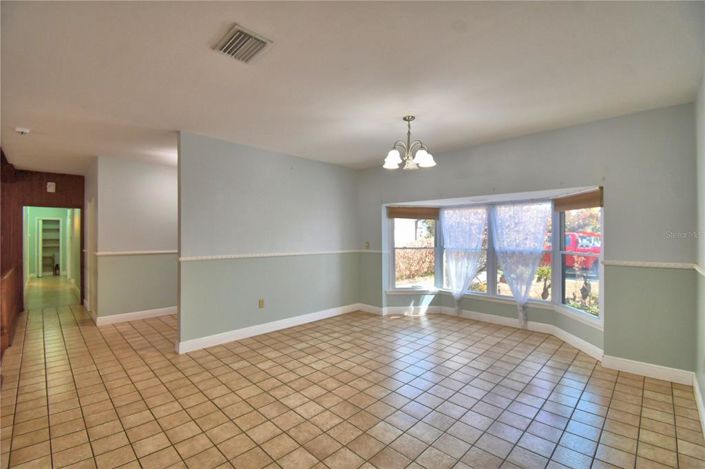 Image No.19-5 Bed House for sale