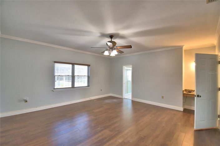 Image No.21-5 Bed House for sale