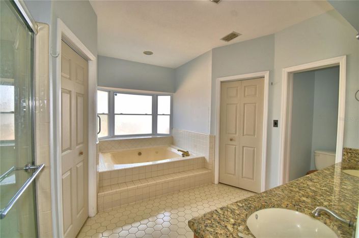 Image No.25-5 Bed House for sale