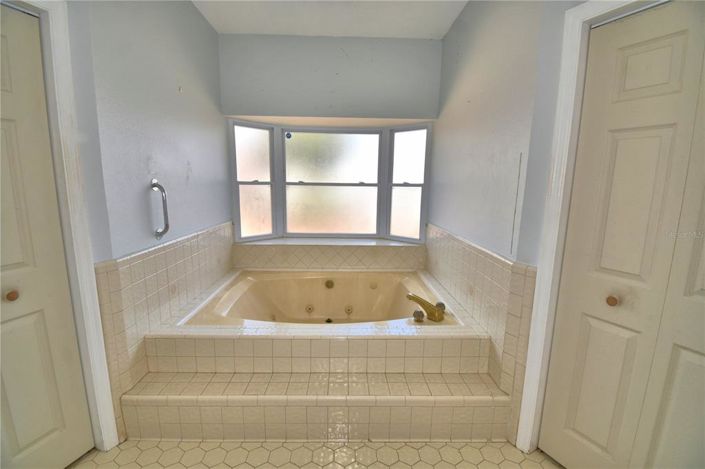 Image No.26-5 Bed House for sale