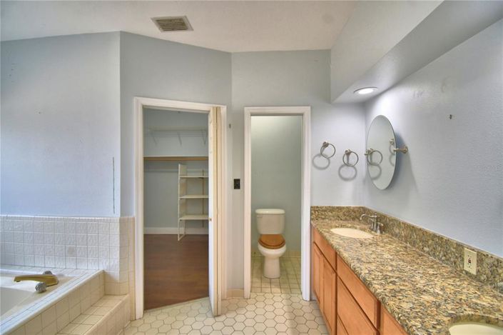 Image No.30-5 Bed House for sale