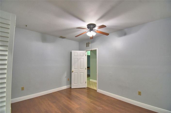 Image No.40-5 Bed House for sale