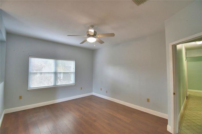 Image No.48-5 Bed House for sale