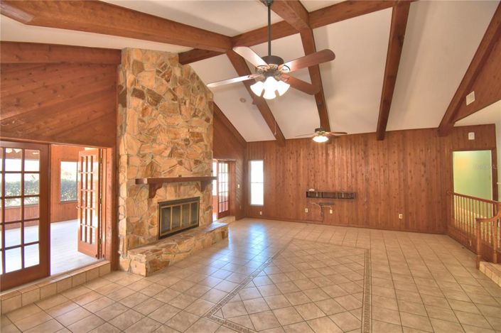 Image No.8-5 Bed House for sale