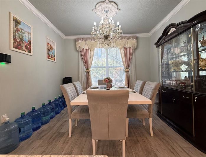 Image No.12-4 Bed House for sale