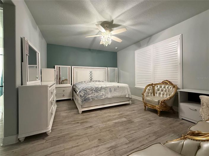 Image No.16-4 Bed House for sale