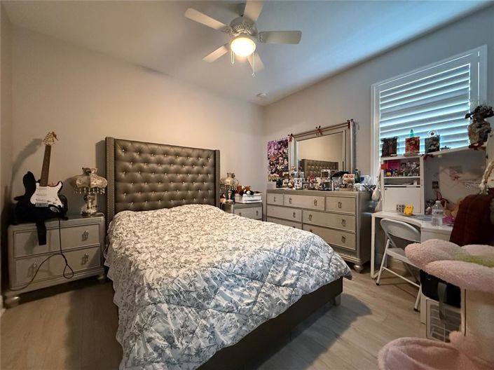 Image No.18-4 Bed House for sale