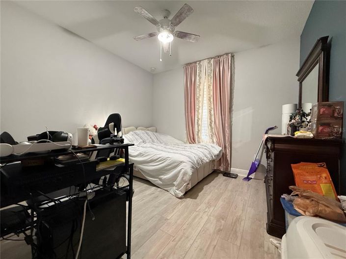 Image No.20-4 Bed House for sale