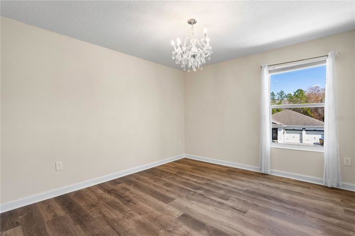 Image No.17-4 Bed House for sale